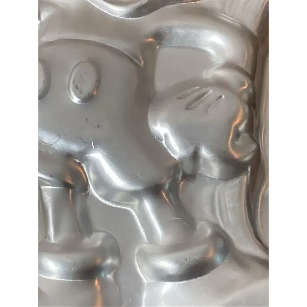 Vintage 1995 Mickey Mouse Baking Cake Pan